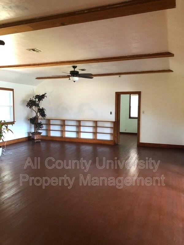 Building Photo - 23707 SE Hawthorne Rd