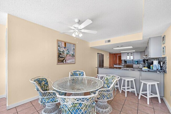 Building Photo - 1007 W Beach Blvd