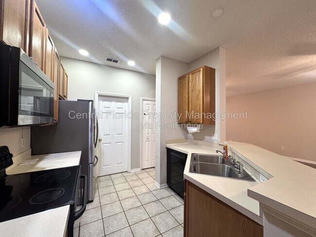 Building Photo - 5716 Port Concorde Ln