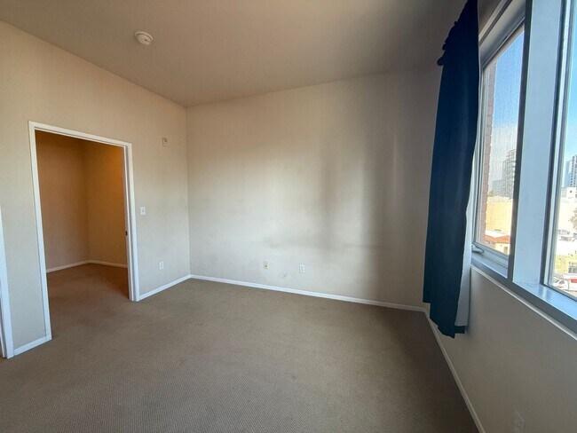 Building Photo - Downtown Condo in the Heart of San Diego!
