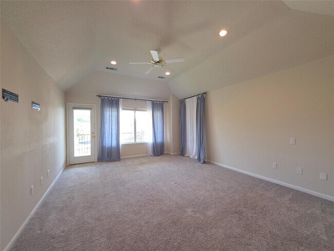 Building Photo - 9260 Deepwater Dr