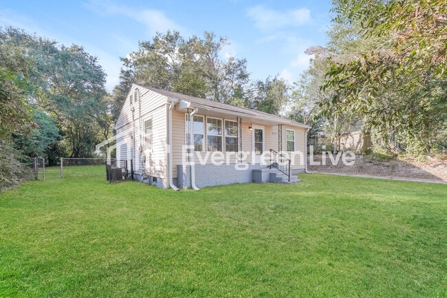 Building Photo - 2809 Jordan St