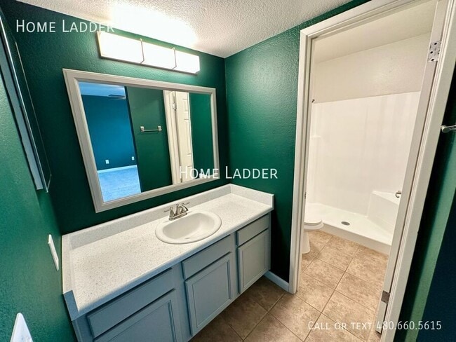 Building Photo - 1256 N 85th Pl