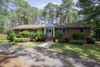 Building Photo - 3 bedroom home in Southern Pines