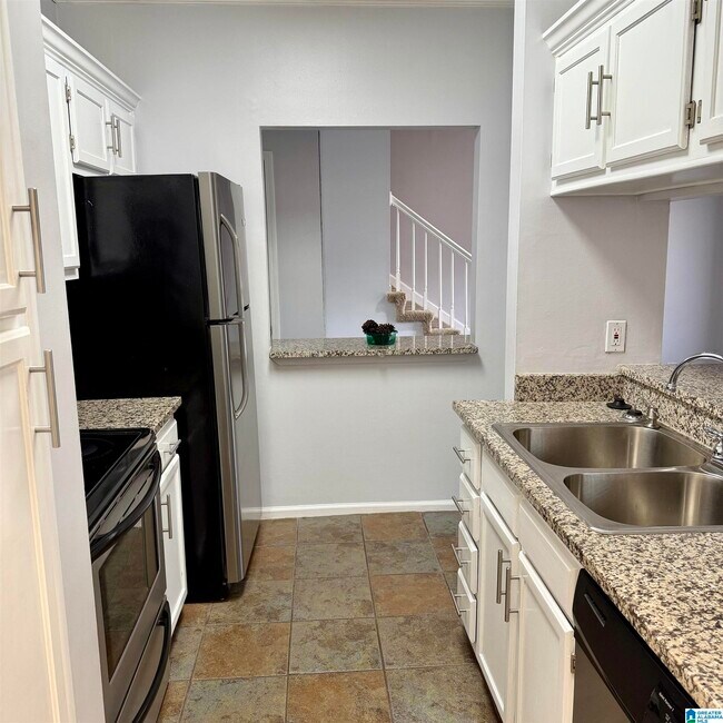 Building Photo - 1932 Waterford Pl