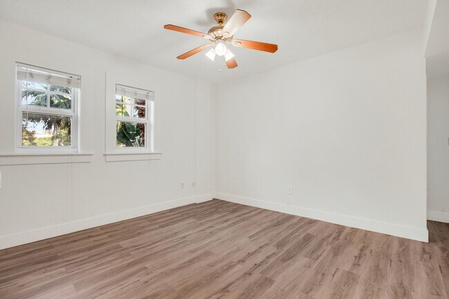 Building Photo - 536 14th St