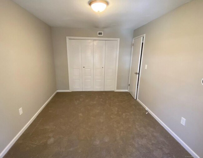 Building Photo - 99 Brittany Farms Rd