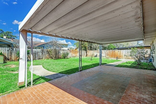 Building Photo - 6906 Soledad Dr