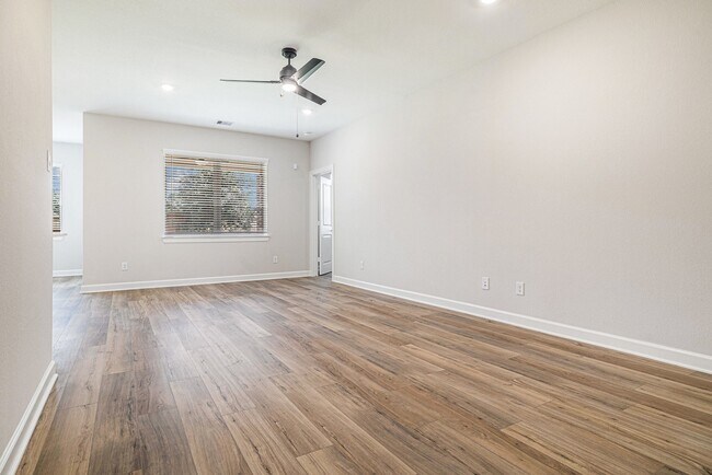 Building Photo - 6107 White Spruce Dr