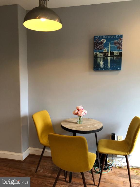 Building Photo - 734 Quincy St NW