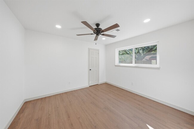 Building Photo - 5002 Cedar Creek Dr