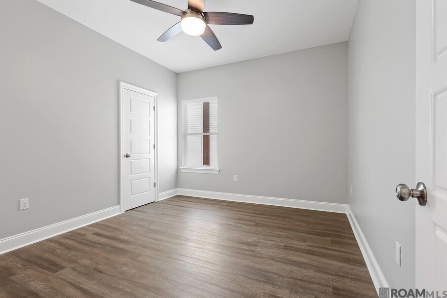 Building Photo - 15513 Fields Creek Ave