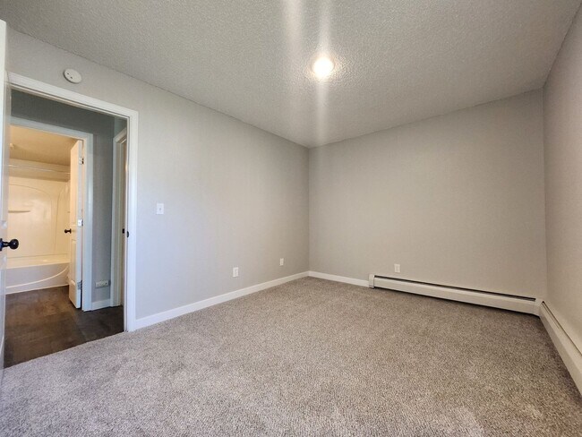 Building Photo - 4615 Picturesque Ct