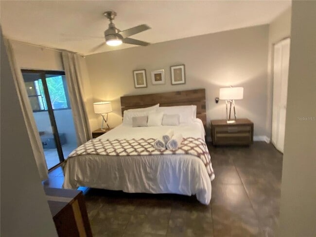 Building Photo - 2587 Cyprus Dr