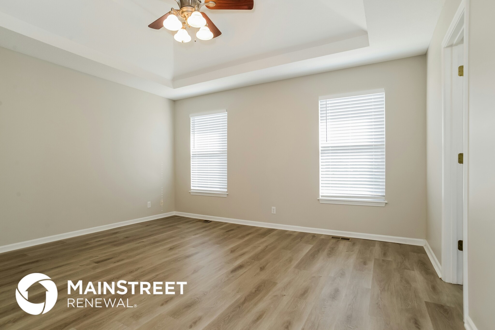 Building Photo - 1001 E Madelyn Dr