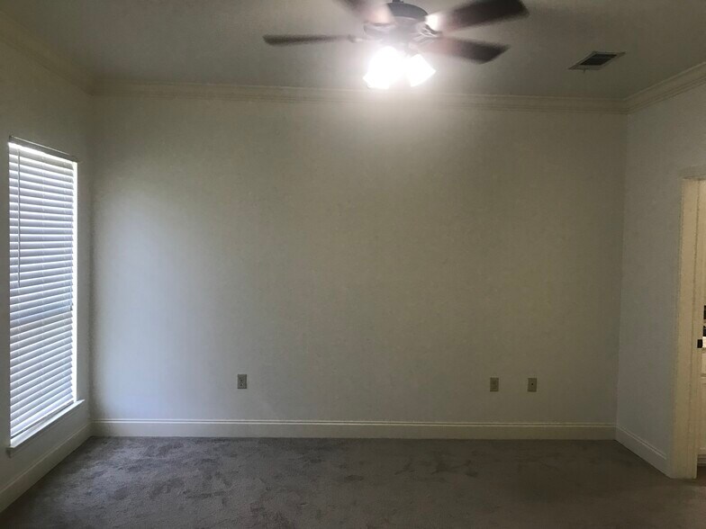 Master Bedroom - 37150 Woodgate Ave