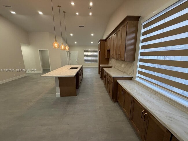 Building Photo - 755 Falling Water Rd