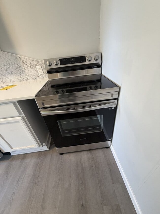 Building Photo - 923 Belvedere St