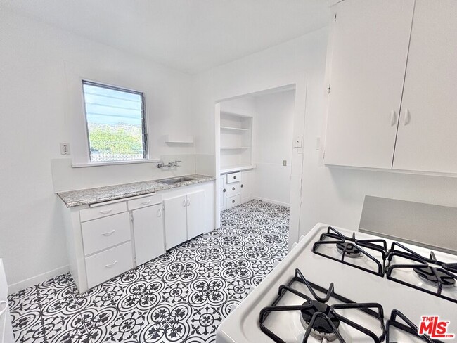 Building Photo - 2339 1/2 Norwalk Ave