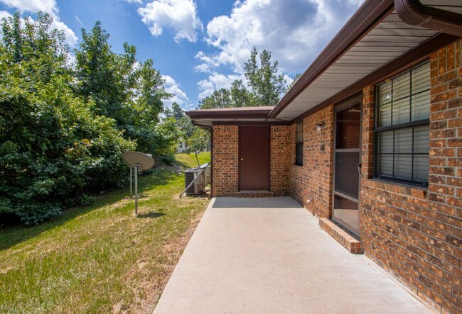 Building Photo - 207 Turner Ave