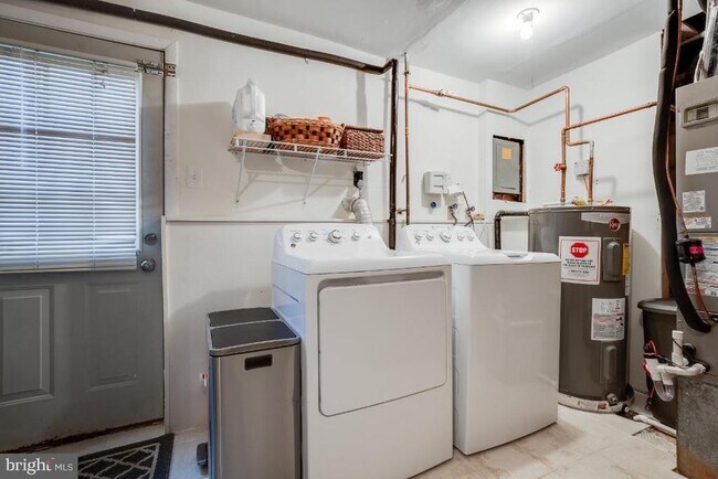 Building Photo - 8280 Wold Den Ct