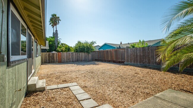 Building Photo - 1623 Oneel Dr