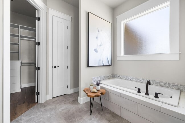 Building Photo - Furnished Luxury Rental in Dry Creek Ranch