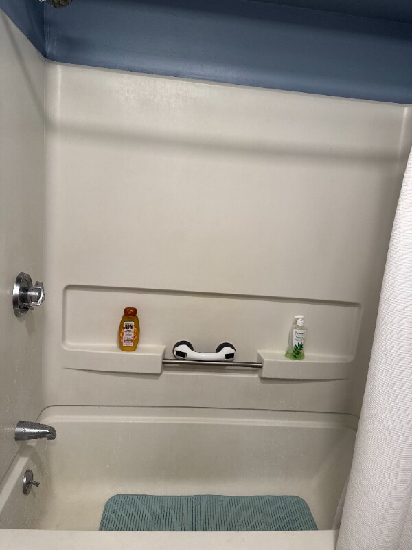 Building Photo - 60 Gibson St