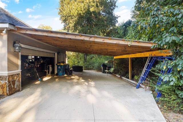 Building Photo - 250 Almond Ln