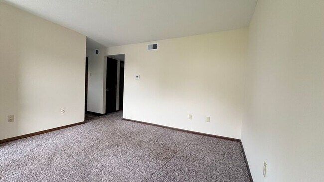 Building Photo - 1406 Magnolia W