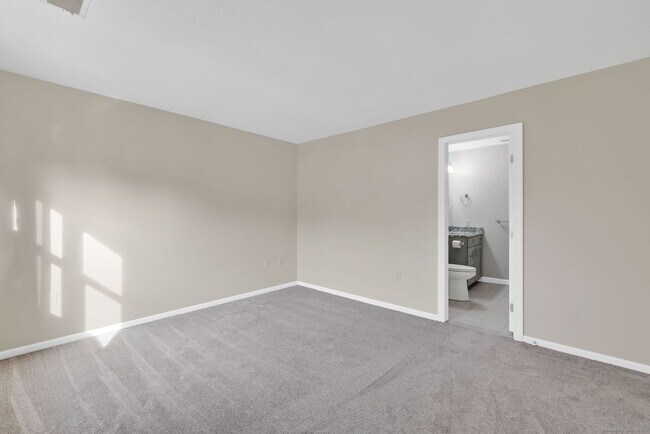 Building Photo - 12 Kevin Dr