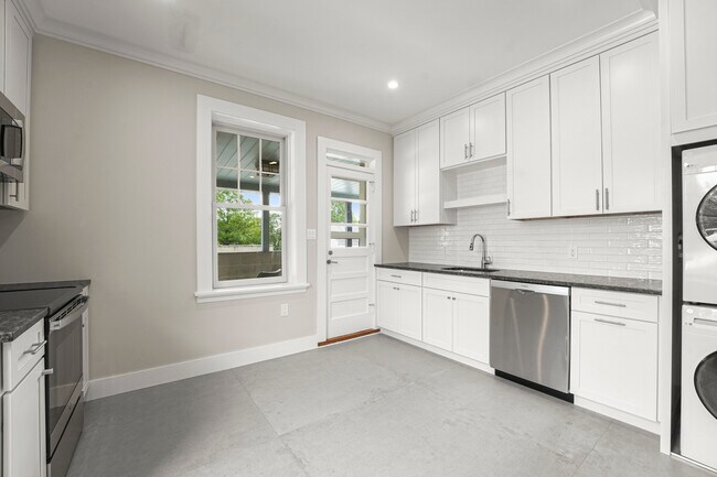Building Photo - 311 Hamilton Ave
