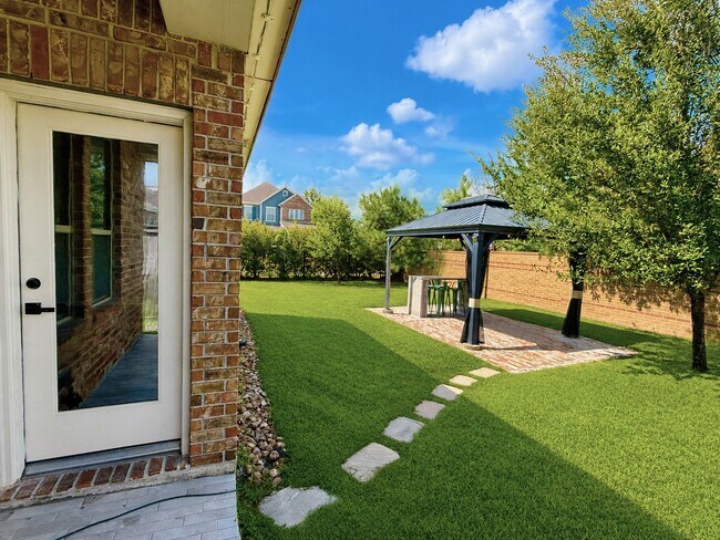 Building Photo - 15230 Stuart Bat Cave Ln