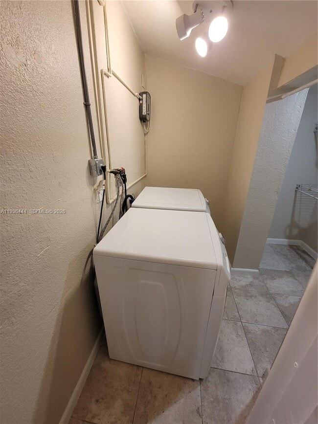 Building Photo - 1428 NW 6th Ave