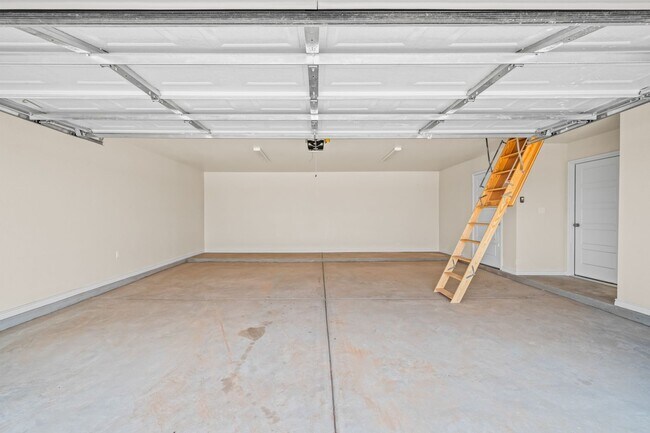 Building Photo - 11301 N County Rd 2800