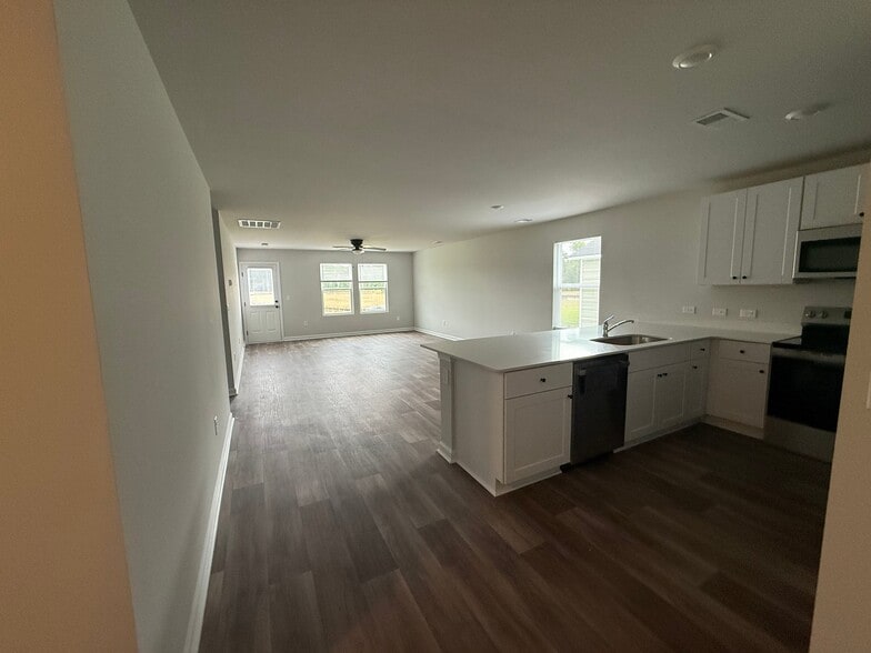 Building Photo - 1119 Cooper Hawk Ln SW