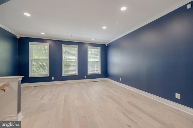 Building Photo - 329 Helmuth Ln