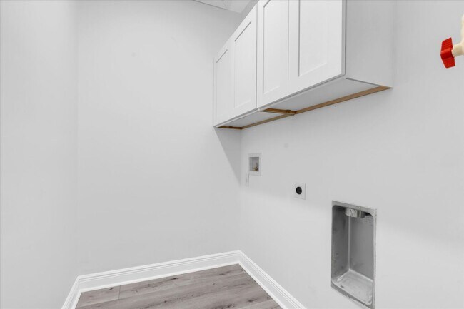 Building Photo - 705 S Orange Ave