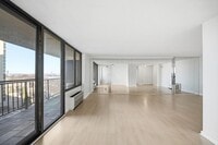 Building Photo - 300 Winston Dr