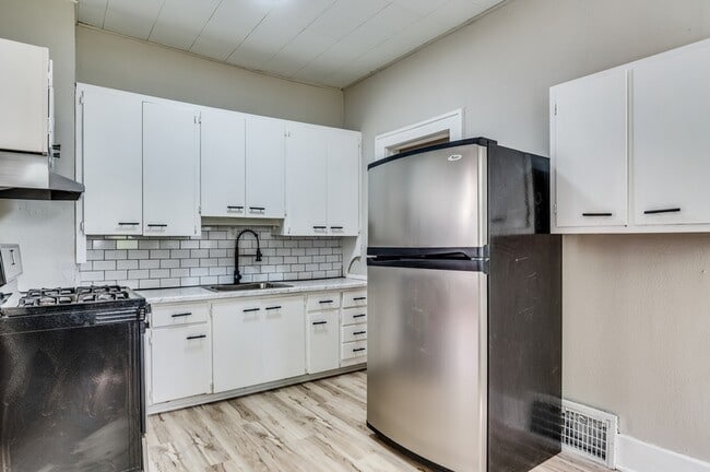 Building Photo - 309 Chautauqua
