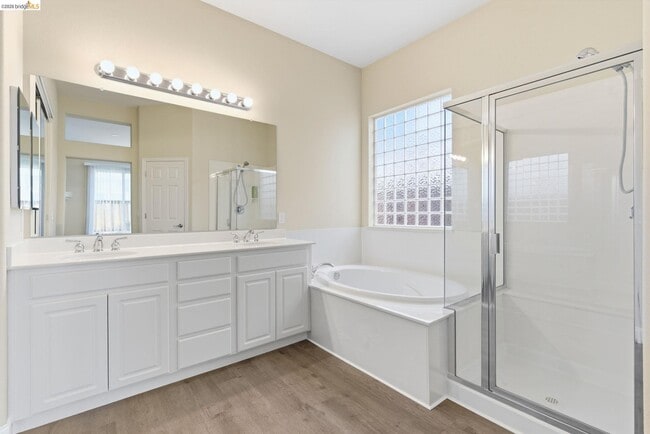 Building Photo - 1067 Somersby Way