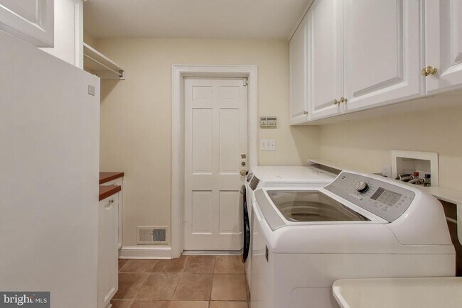 Building Photo - 7308 Burdette Ct