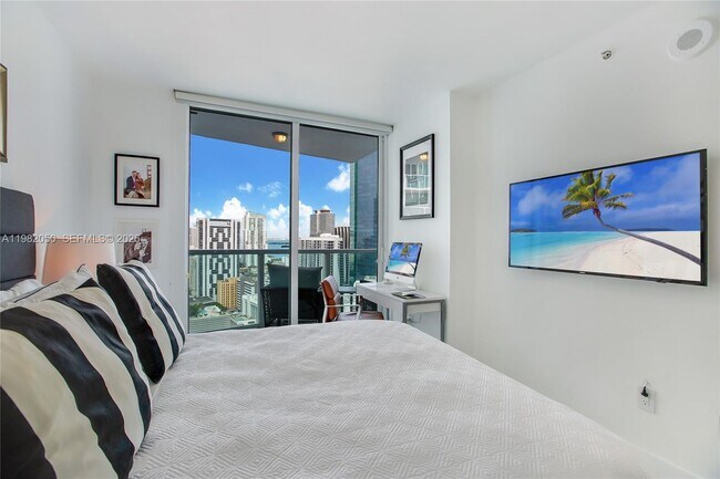 Building Photo - 41 SE 5th St