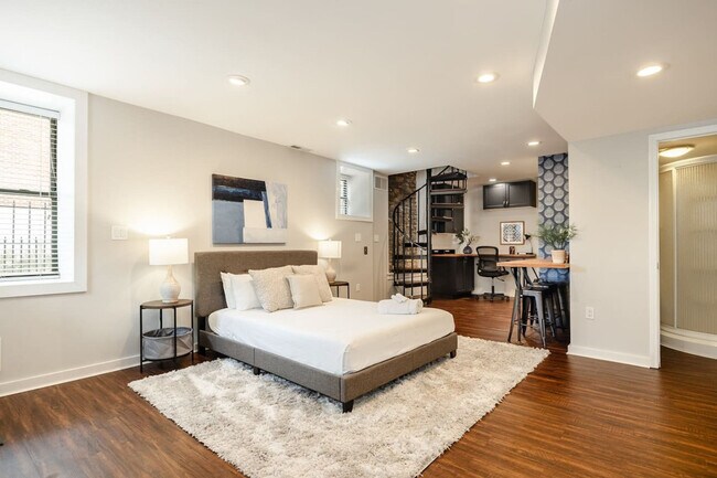 Building Photo - 1354 Broadway