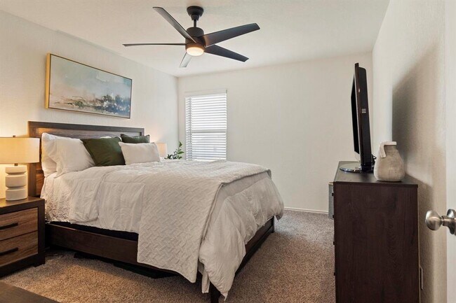 Building Photo - 5932 Bianca Dr