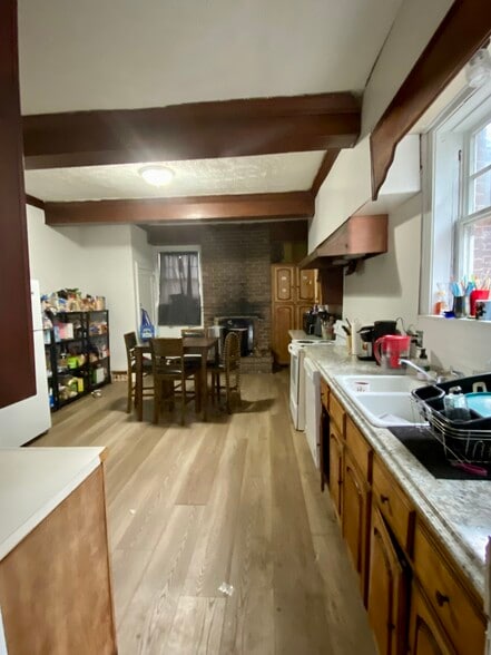 Kitchen - 1500 5th Ave