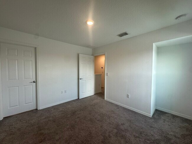 Building Photo - 352 Quarry Rock Cir