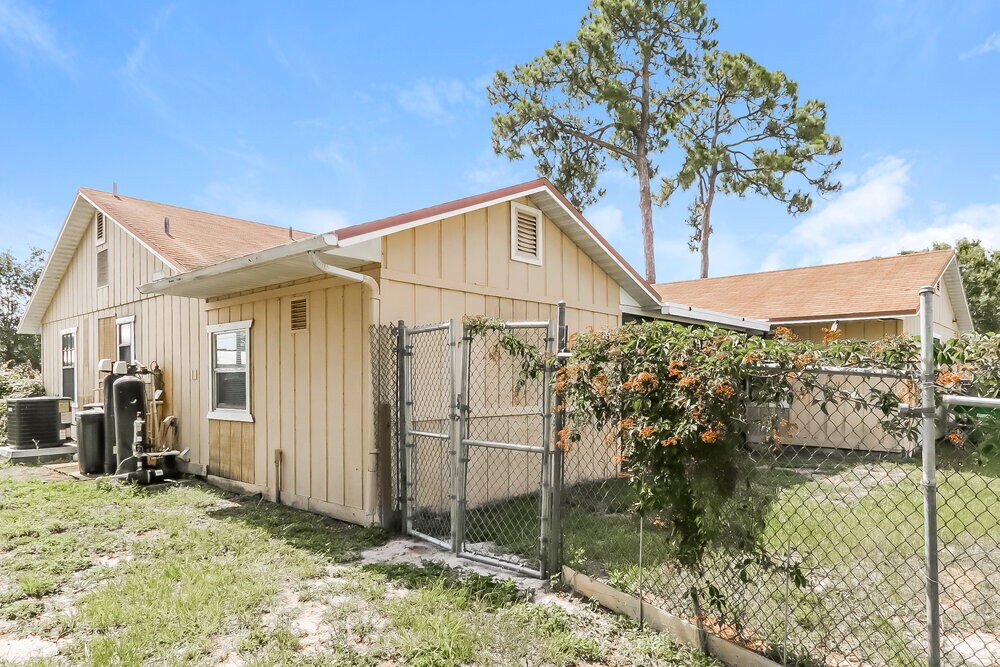 Building Photo - 360 Melton Dr