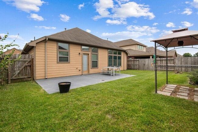 Building Photo - 16422 Sheffield Run Dr