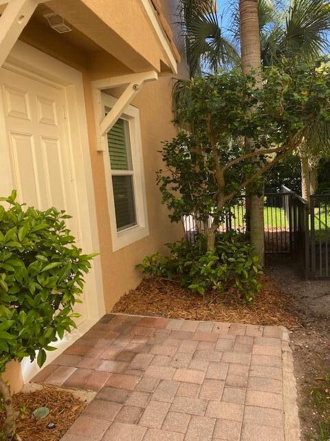 Building Photo - 4527 Cadiz Cir
